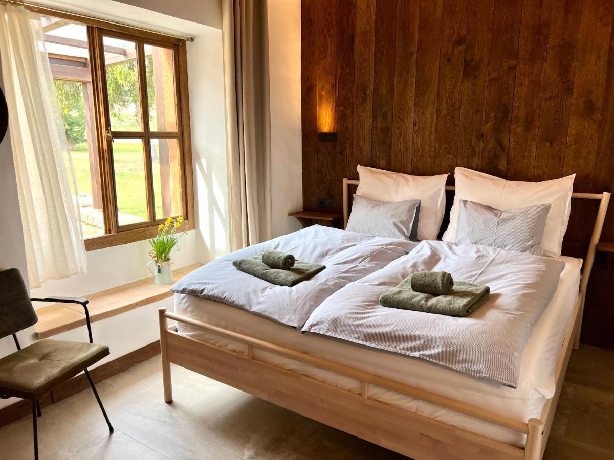 Na Golfu Hotel Kestrany Екстериор снимка
